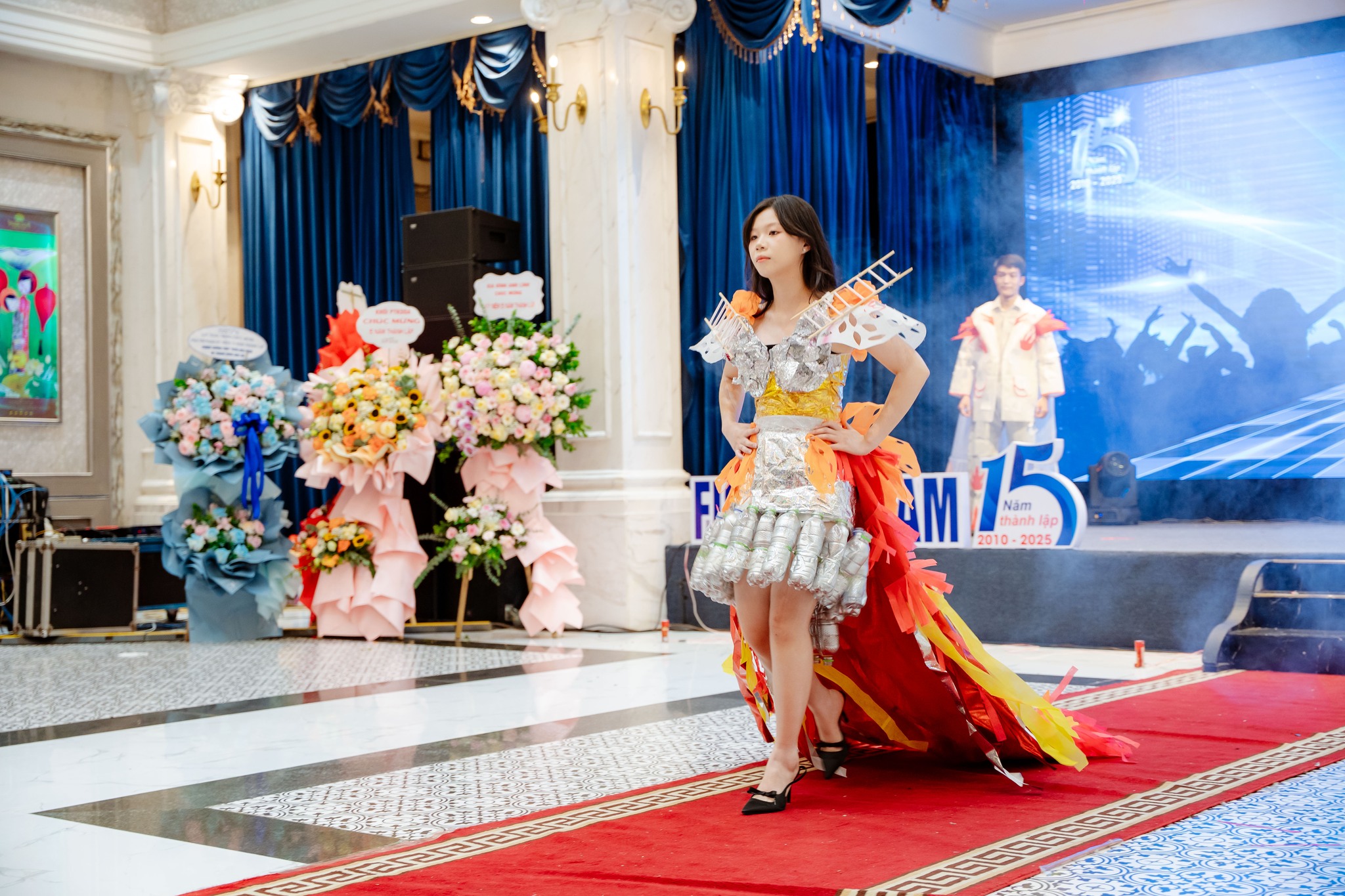 FISA Fashion Show 2025: Dân Công Sở Biến Hóa Thành Siêu Sao Catwalk Trong Lễ Kỷ Niệm 15 Năm