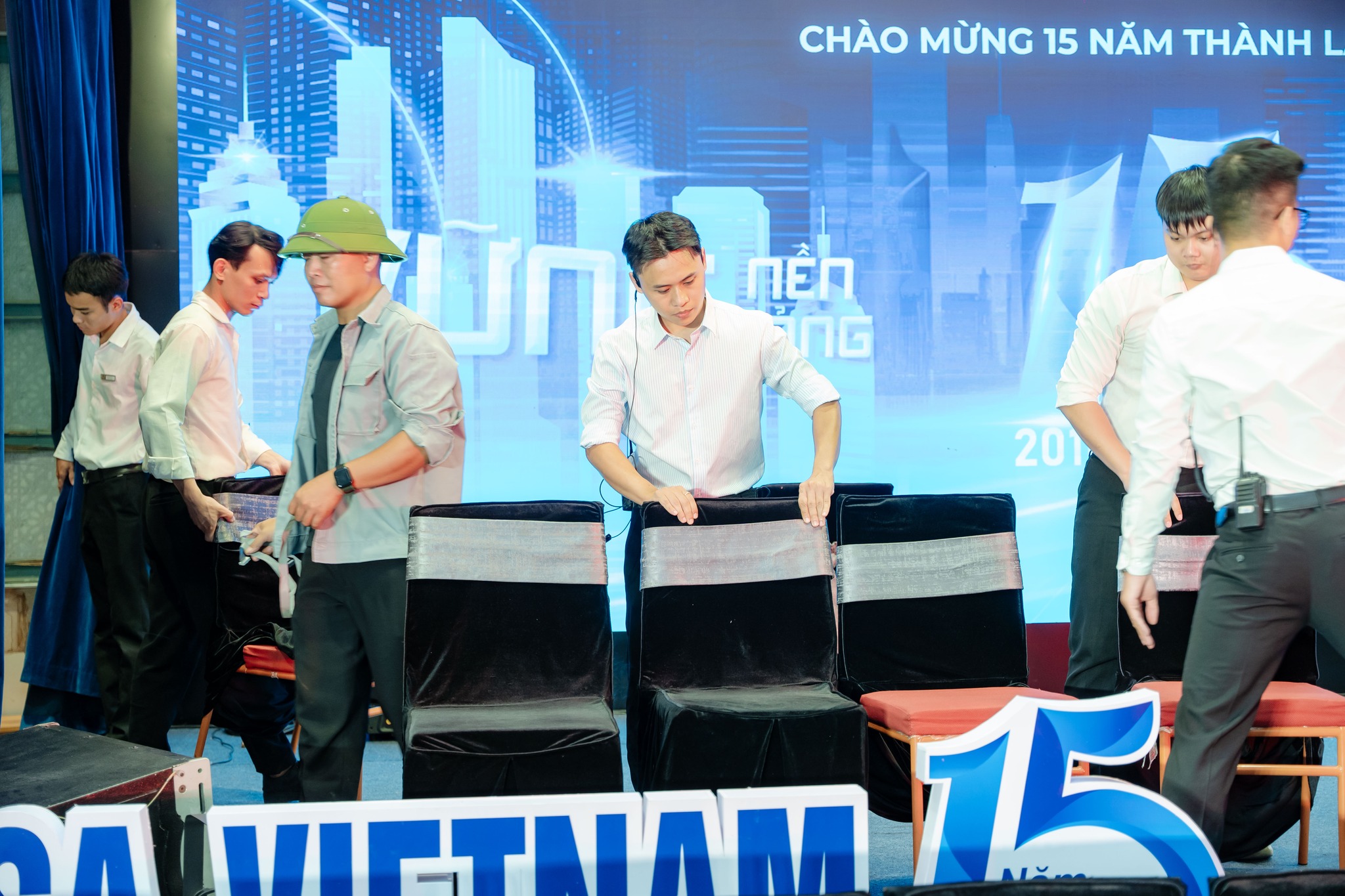 Ban Tổ Chức Lễ Kỷ Niệm 15 Năm – Những Con Người Thầm Lặng Đằng Sau Ánh Đèn Sân Khấu